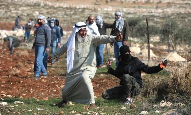 الاحتلال يعتقل 